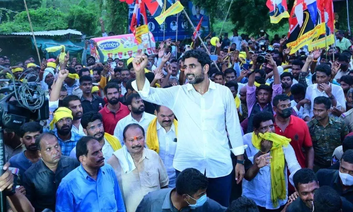 TDP national general secretary Nara Lokesh greeting people during his Yuva Galam padayatra in Sattenapalli on Wednesday. TDP Sattenapalli constituency in-charge and former minister Kanna Lakshminarayana is also seen.