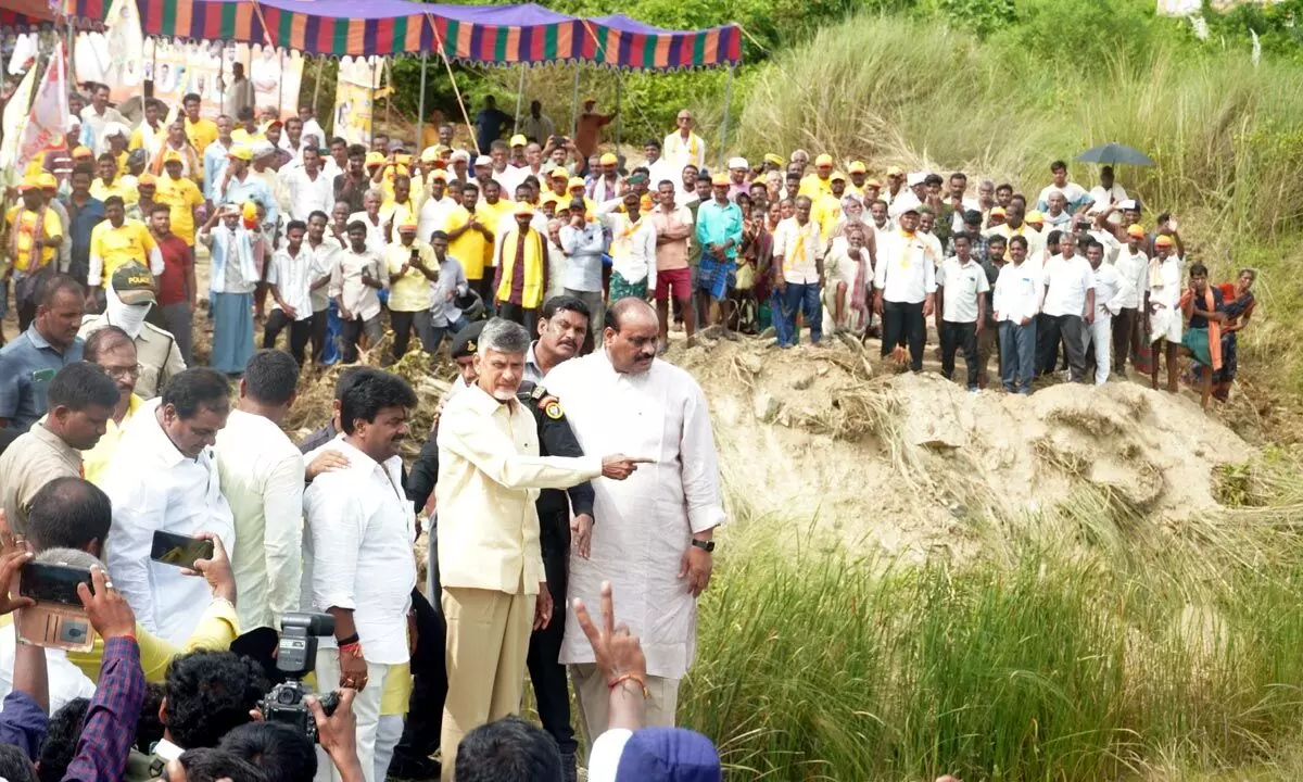 TDP chief and former CM, N.Chandrababu Naidu inspecting Vamsadhara reservoir at Hiramandal.