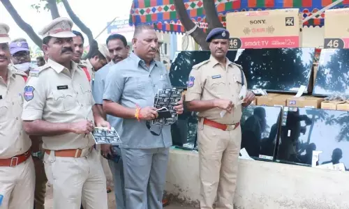 Khammam: Gang selling fake Sony TVs busted