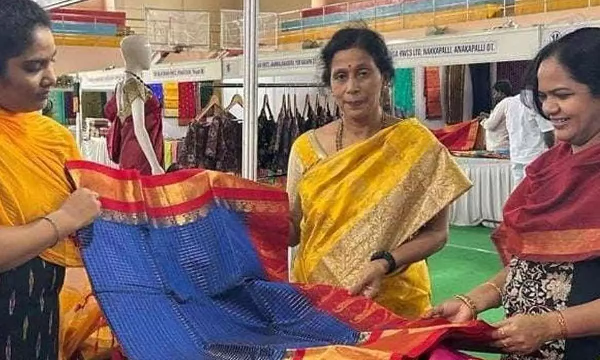 Youth exhorted to encourage handlooms