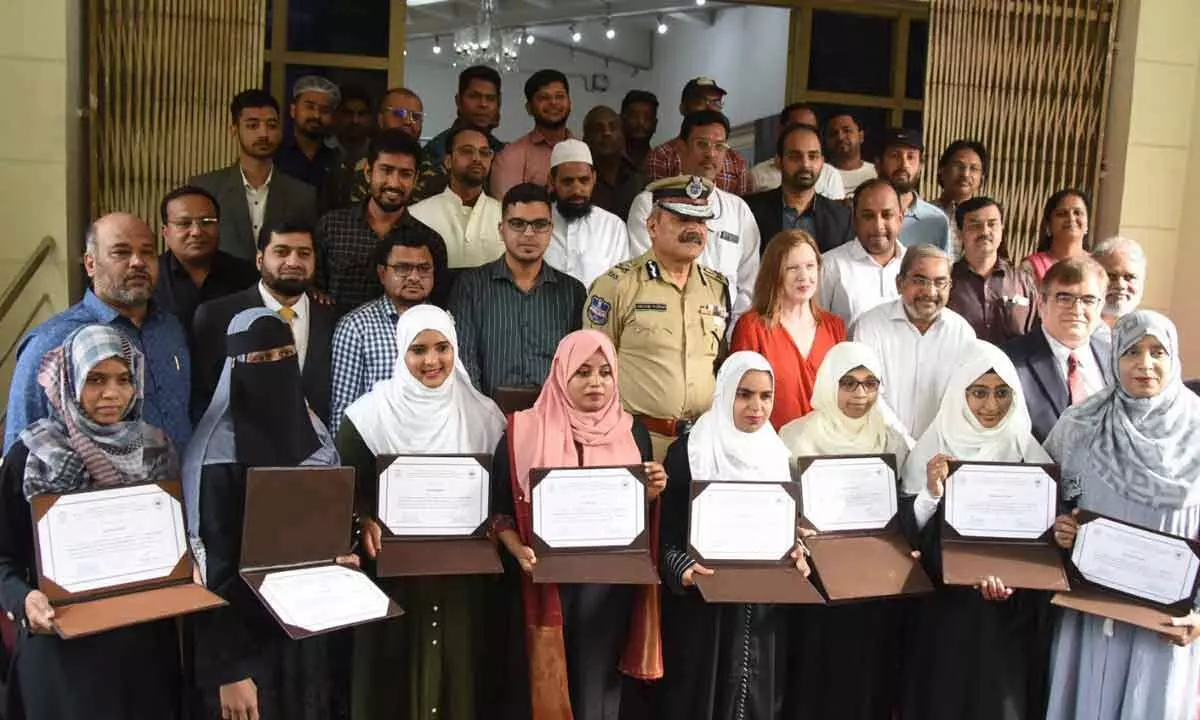 37 Urdu journalists pass out fact-check course from Osmania University