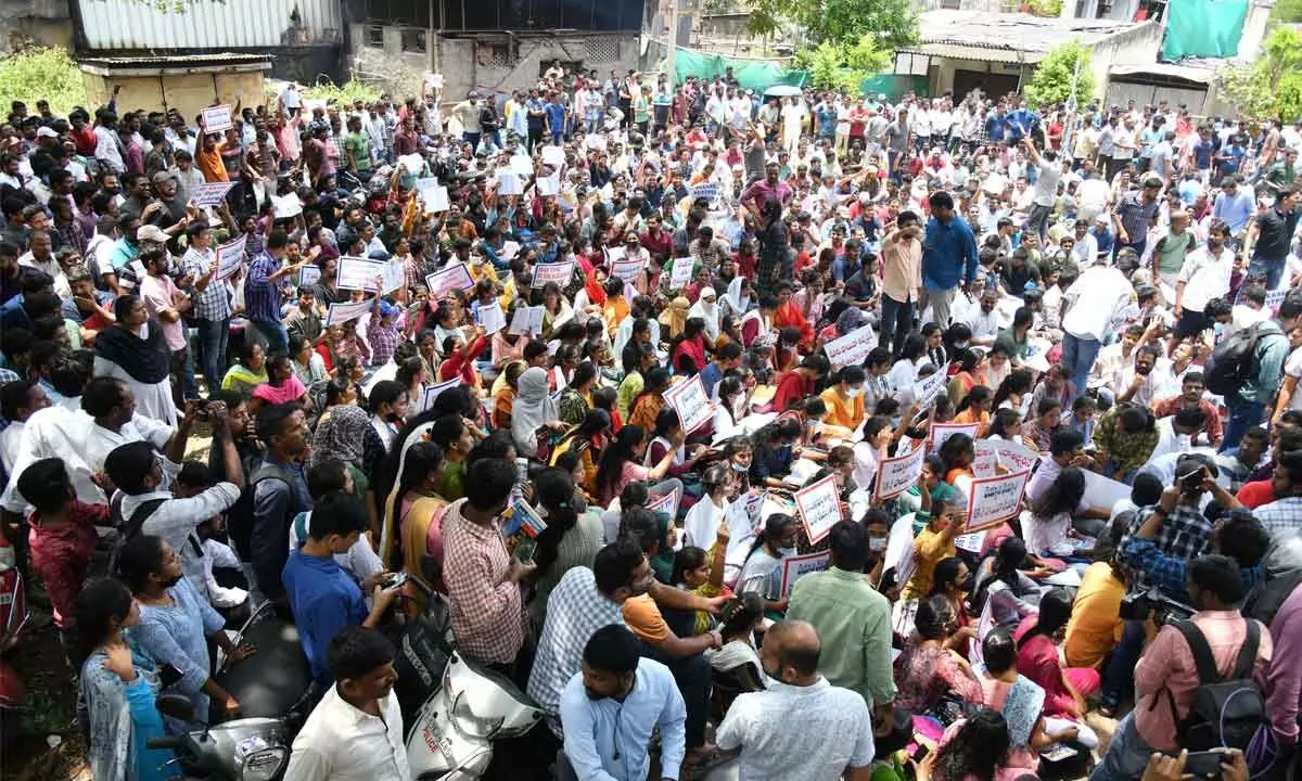 Group-II aspirants protest; demand exam postponement