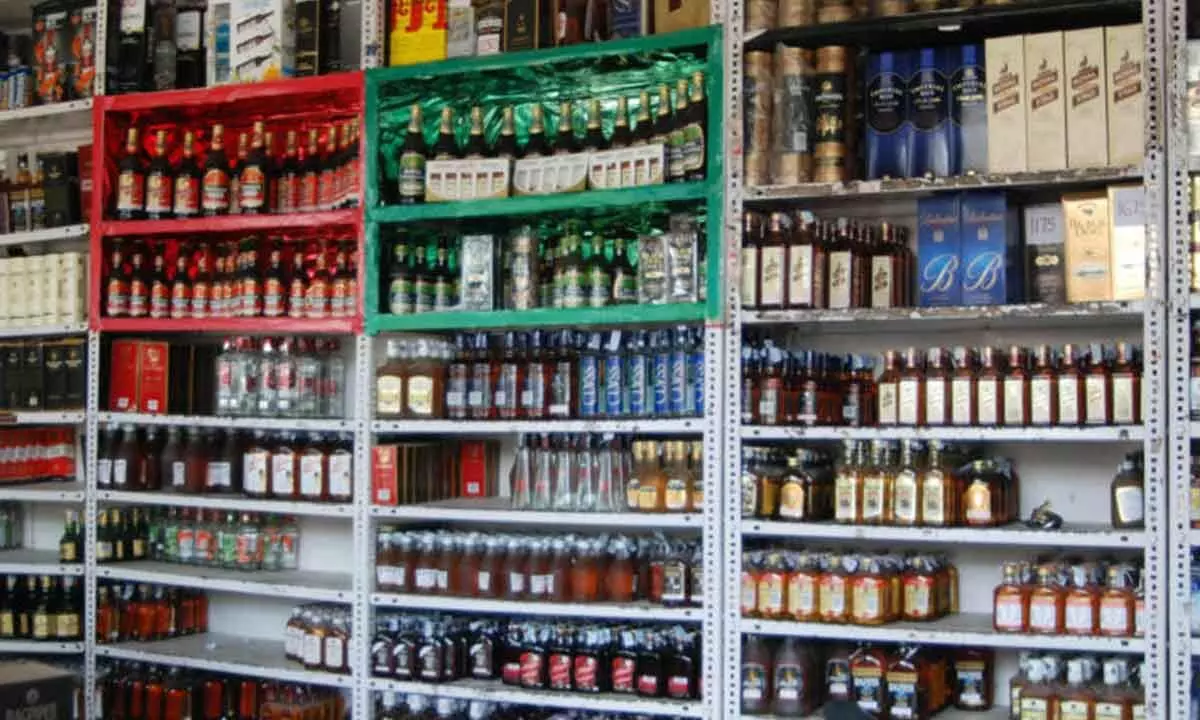 Huge response to Liquor shops tender in Hyderabad