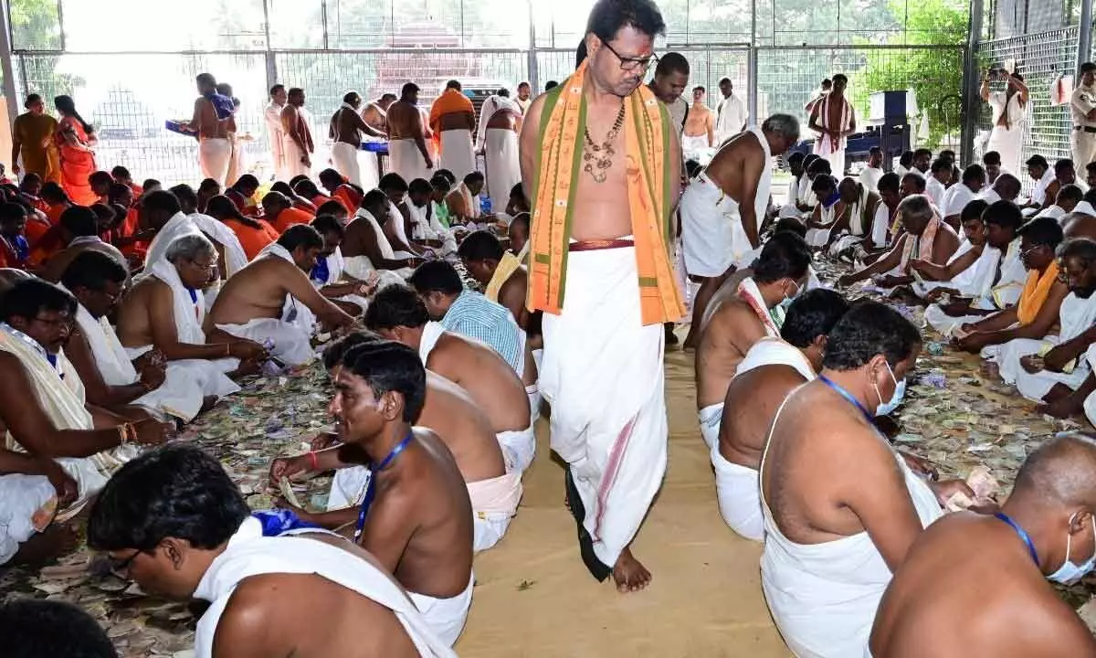 Srisailam temple nets 3.43 cr income