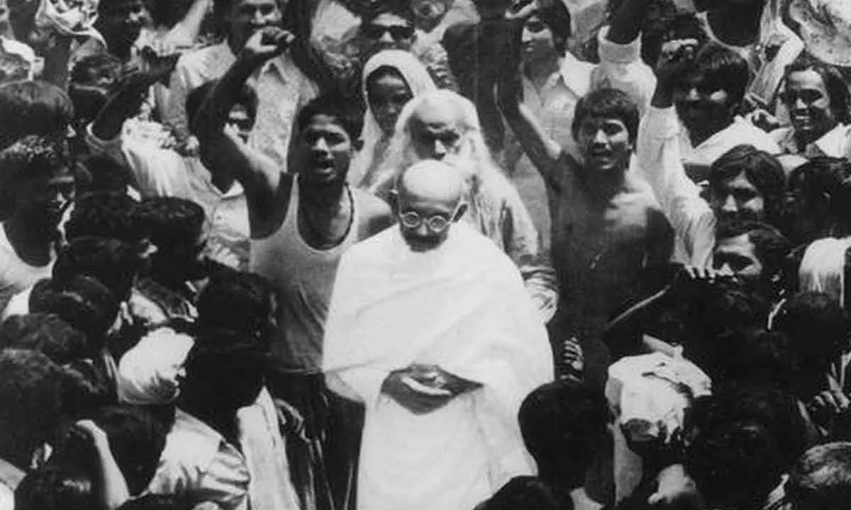 Why did Mahatma Gandhi go to Champaran?