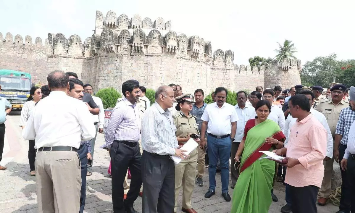 CS Shanti Kumari inspects arrangements for I-Day at Golkonda Fort