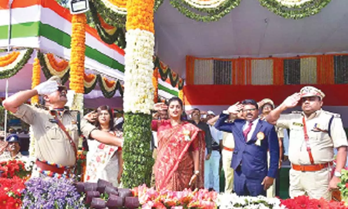Tourism Minister RK Roja saluting the flag after hoisting it in Machilipatnam on Tuesday