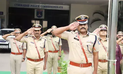 Cyberabad CP unfurl National Flag