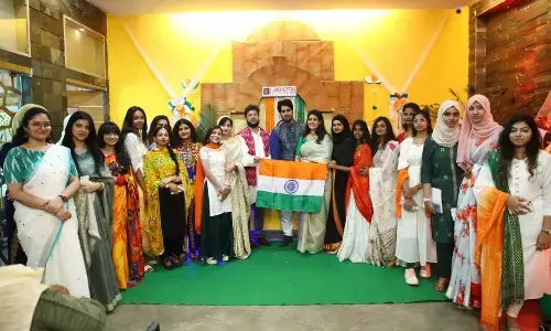 Lakhotia College of Design celebrates I- Day with grandeur