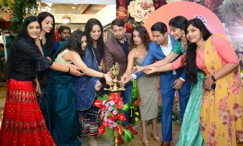 Actress Tejaswi Madiwada, Umesh Madhyan inaugurates Sutraa Exhibition at HICC-Novotel