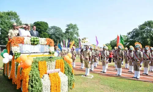 District in-charge Minister and MA&UD Minister Dr A Suresh accepting guard of honour from police on 77th Independence Day at police parade grounds in Kadapa on Tuesday