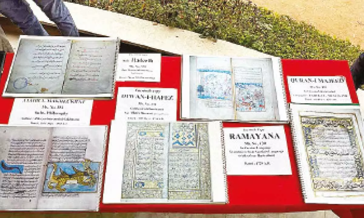 Museum visits students: Youngsters get good grasp of manuscripts on college campus