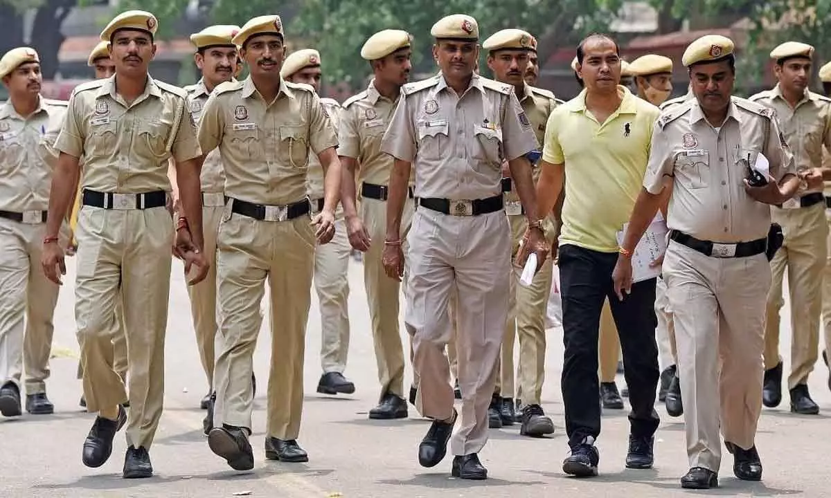 New Delhi: Over 300 cases registered for violating police orders