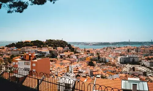 Two sides of Lisbon: Day vs Night