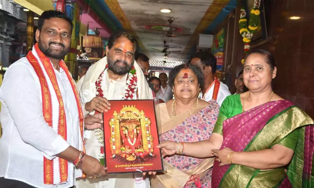 Speaker Tammineni Sitaram  receiving Goddess Durga  portrait atop  Indrakeeladri on  Wednesday