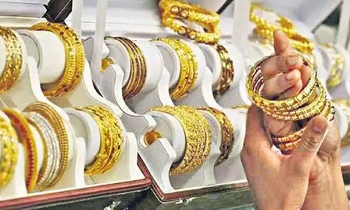 Wedding seasons arrive and gold prices in Telugu states slashed by Rs 380 on Thursday