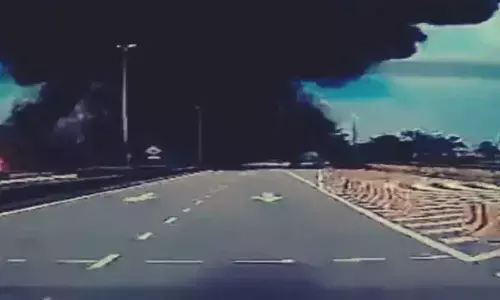 Malaysia: 10 killed as plane crashes on Kuala Lumpur expressway