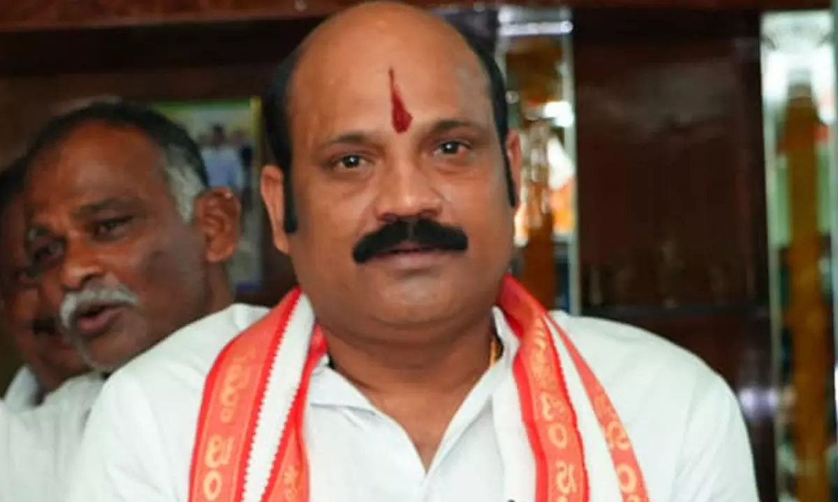 Yarlagadda Venkat Rao meets his followers, hints of joining TDP