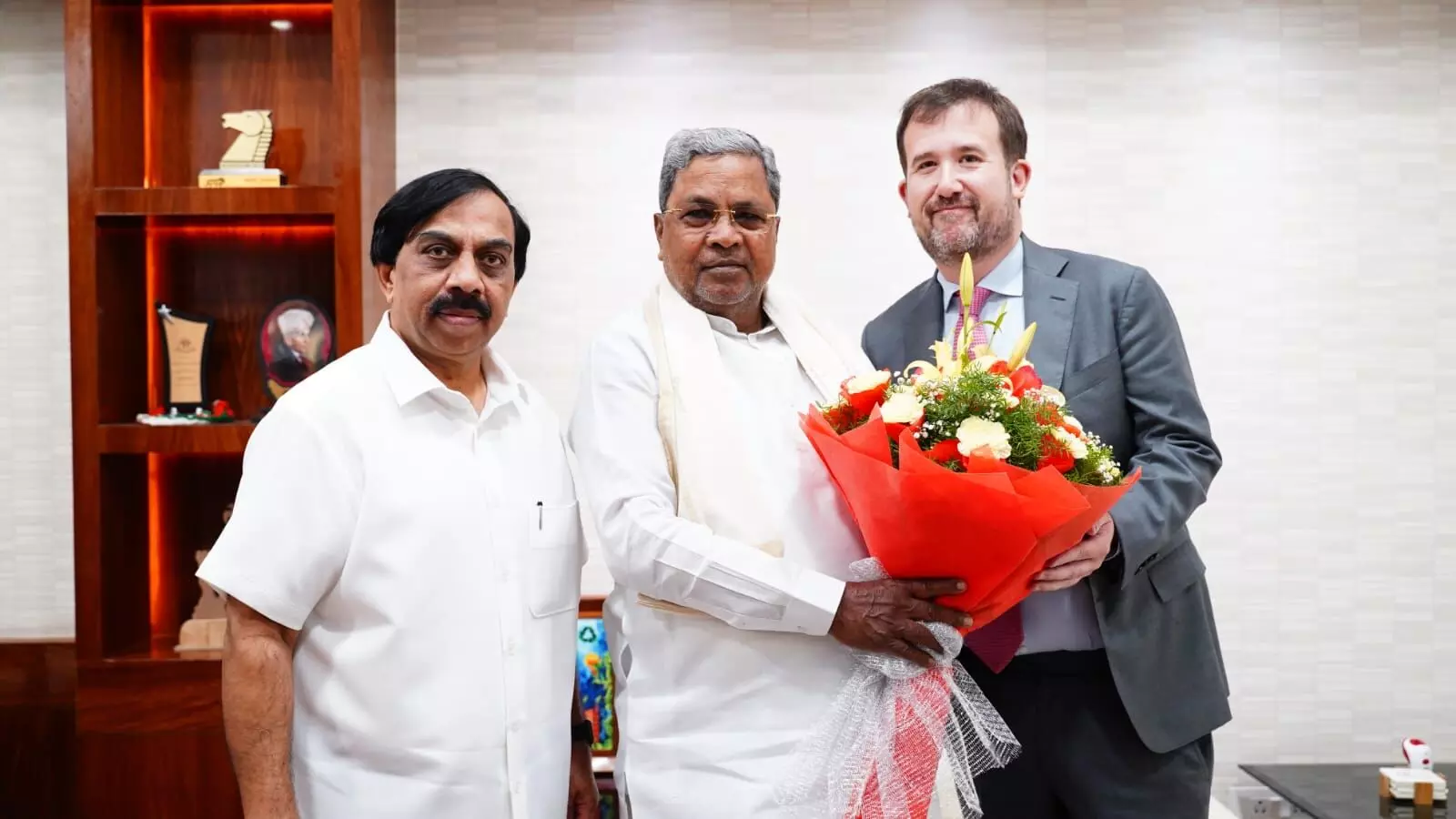Consul General of America meets Chief Minister Siddaramaiah