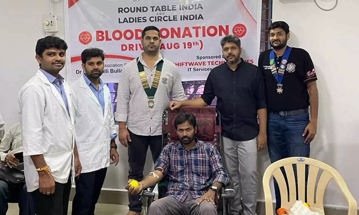 Visakhapatnam: Students came forward to contribute to blood donation