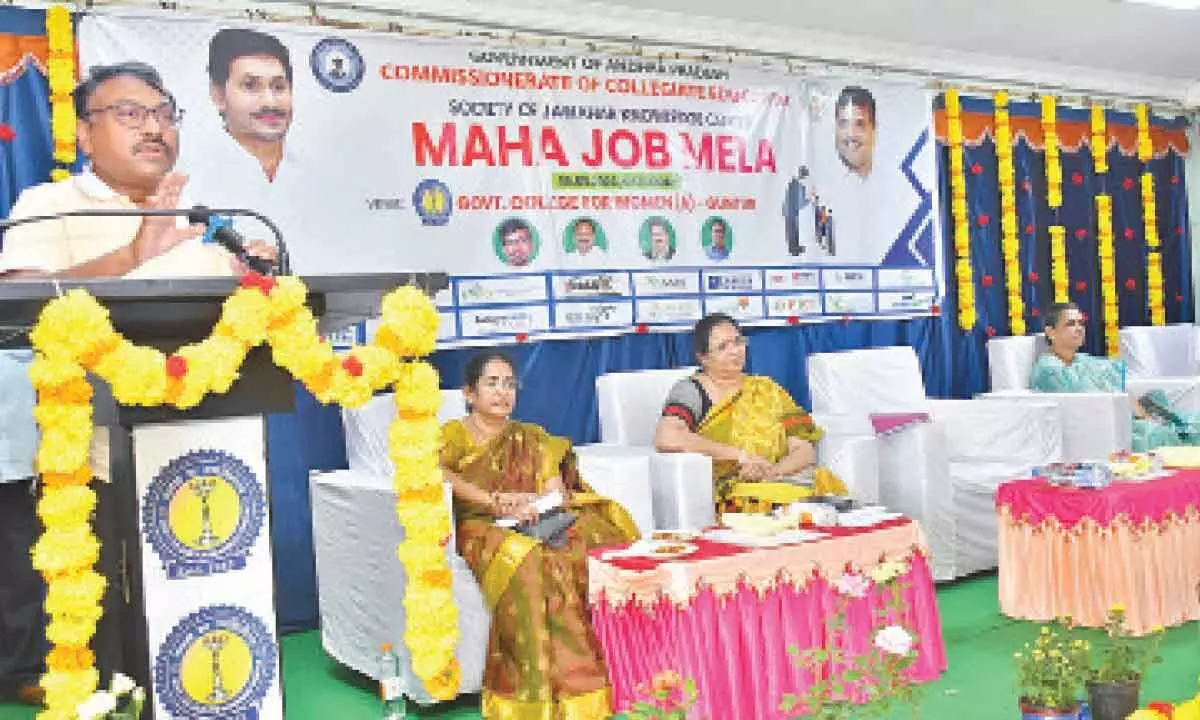 Commissioner of College Education Pola Bhaskar addressing a meeting held at Government College for Women in Guntur on Saturday