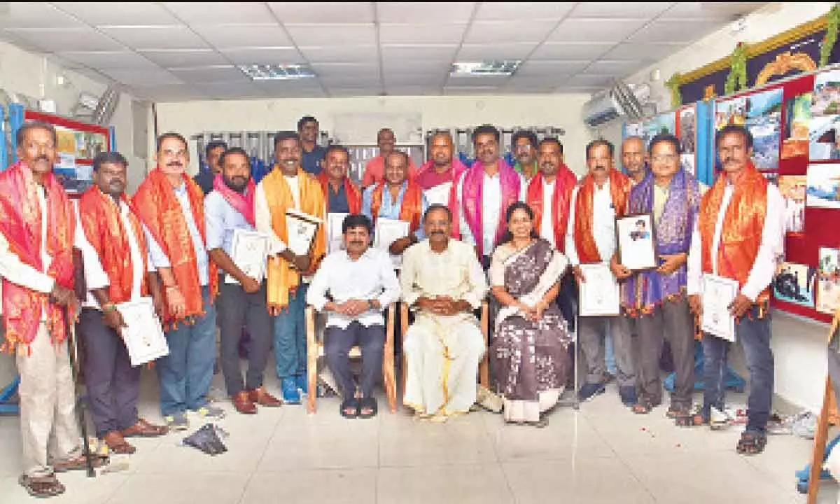 TTD Chairman Bhumana Karunakar Reddy, MP Dr M Gurumoorthy and Mayor Dr R Sirisha with Tirupati Photographers Association members on Saturday
