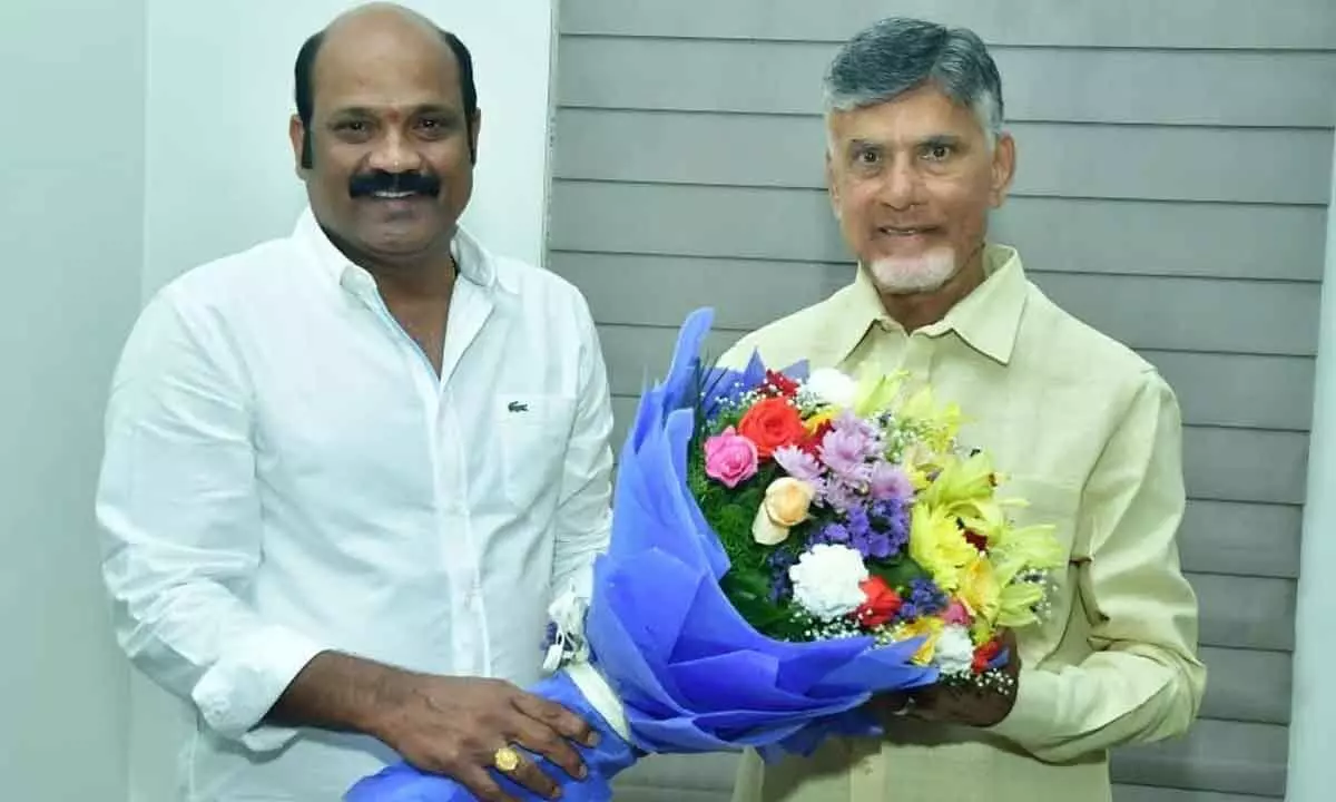 Yarlagadda Venkatarao meets Chandrababu, likely to join TDP on August 22