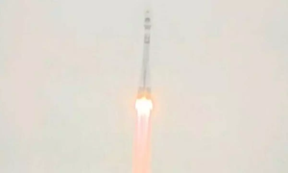 Russias Luna-25 spacecraft crashes into the moon