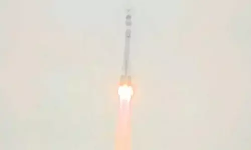 Russias Luna-25 spacecraft crashes into the moon