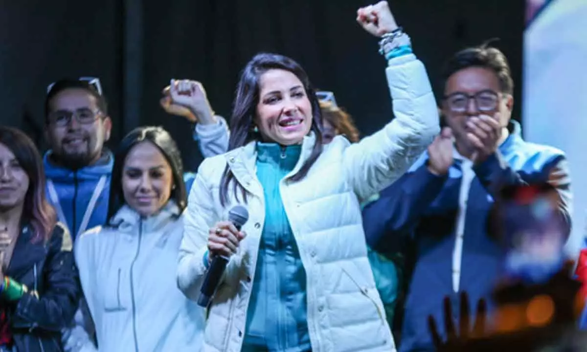 2 frontrunners projected to enter Ecuadors presidential run-off