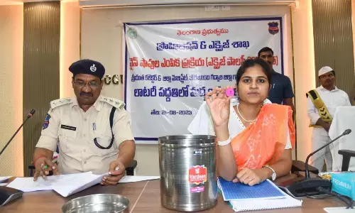 Lucky dip for liquor tenders success fully held by the DC