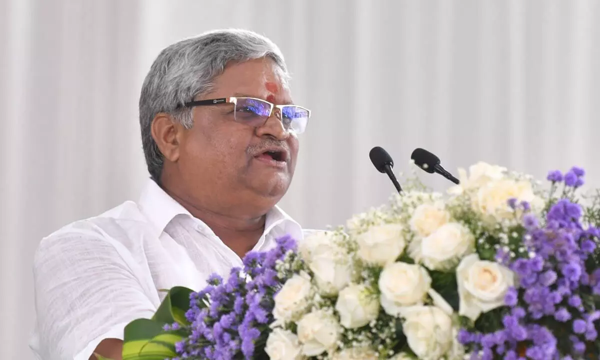 APNGOs Association State president Bandi Srinivasa Rao addressing the State Council meeting at the IGMC Stadium in Vijayawada on Monday