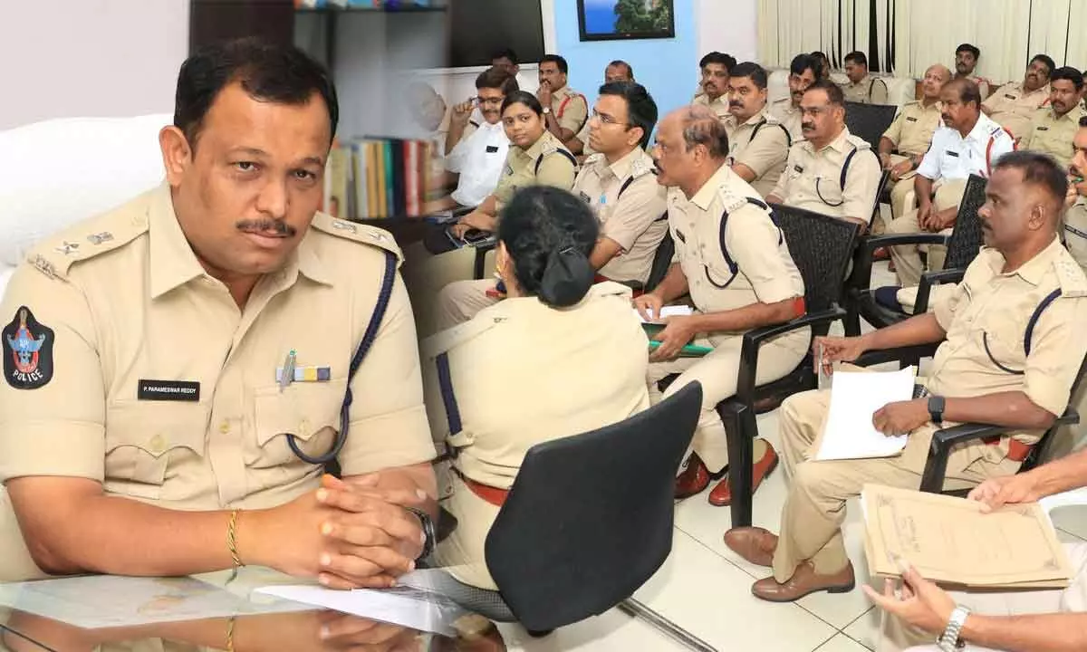 Tirupati district SP P Parameswara Reddy addressing a meeting with police officials at Tirumala on Tuesday