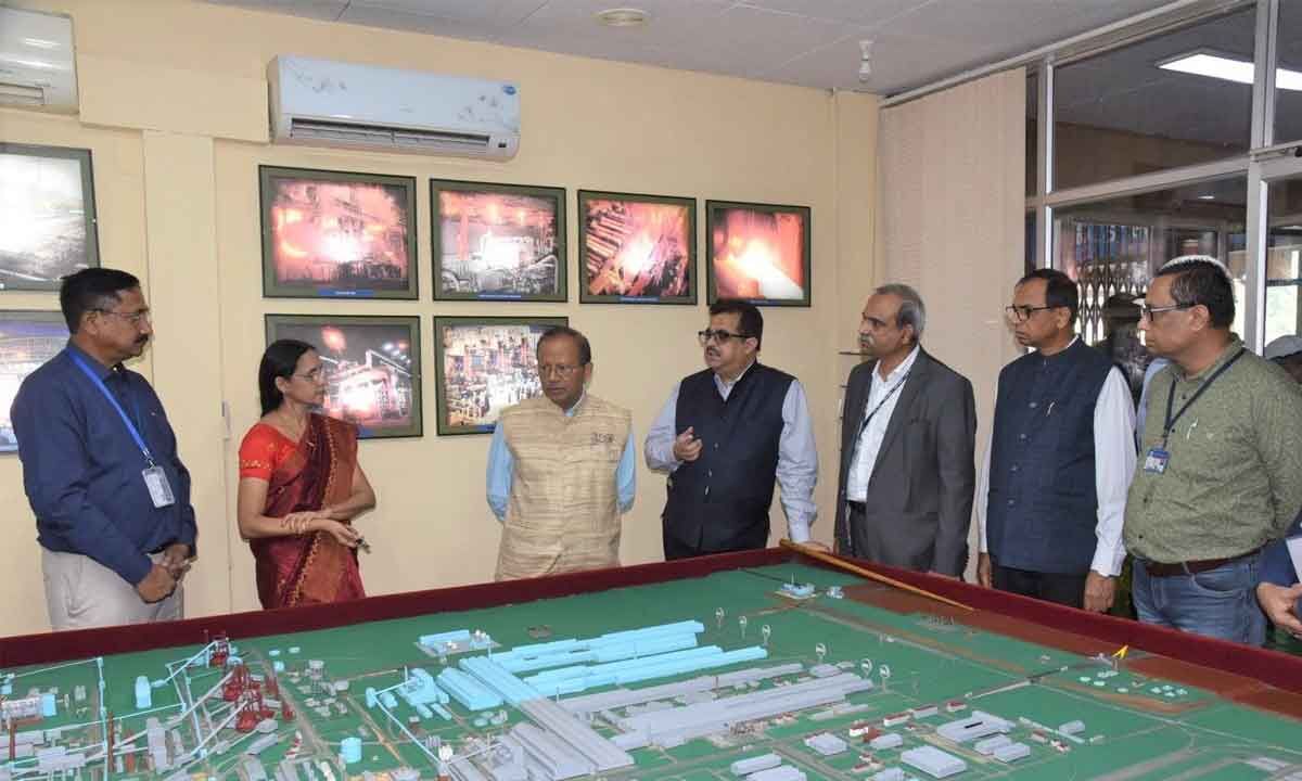 Visakhapatnam: Ministry of Steel secretary reviews RINL performance