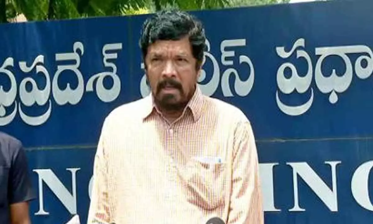 Posani Krishna Murali complains to DGP against Lokesh, says he has life threat