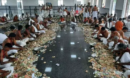 Mantralayam Mutt gets Rs 2.35 cr as donations