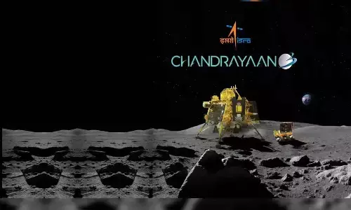 Governor watching Chandrayaan-3 landing on moon, at BM Birla Planetarium