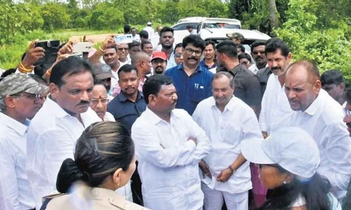 Union Minister Dharmendra Pradhan Along With YS Jagan Mohan Reddy To ...