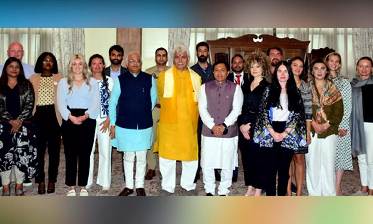 J&K L-G interacts with young delegates from 9 countries visiting India