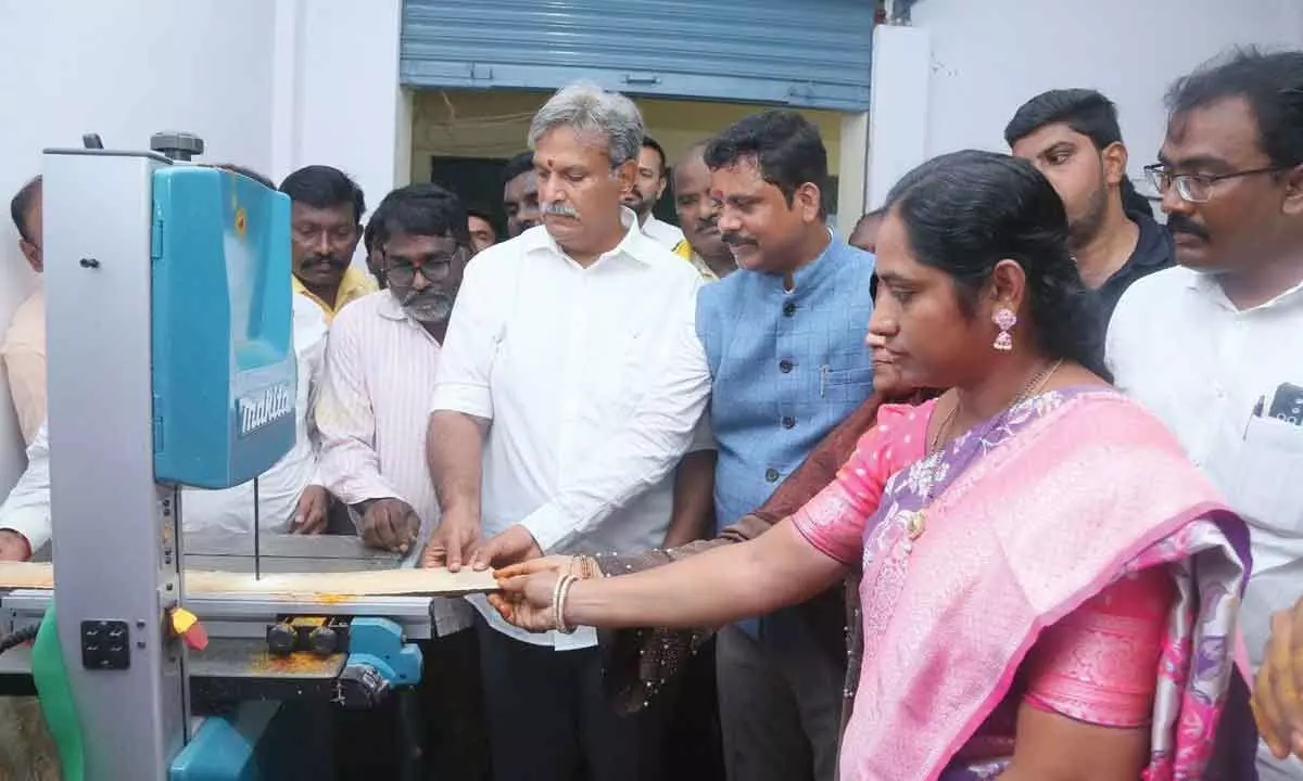 Vijayawada: MP Kesineni Srinivas, Collector S Dilli Rao inaugurate common facility centre