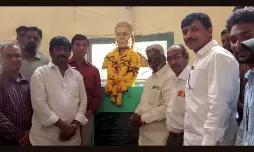 Arts College Alumni Association members celebrating Tanguturi Prakasam Pantulu Jayanti at Arts College in Rajamahendravaram on Wednesday