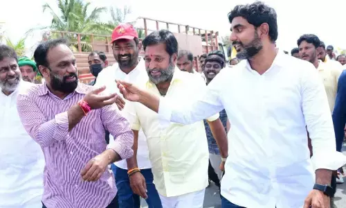Vangaveeti Radha meets Nara Lokesh during Yuva Galam Padayatra break