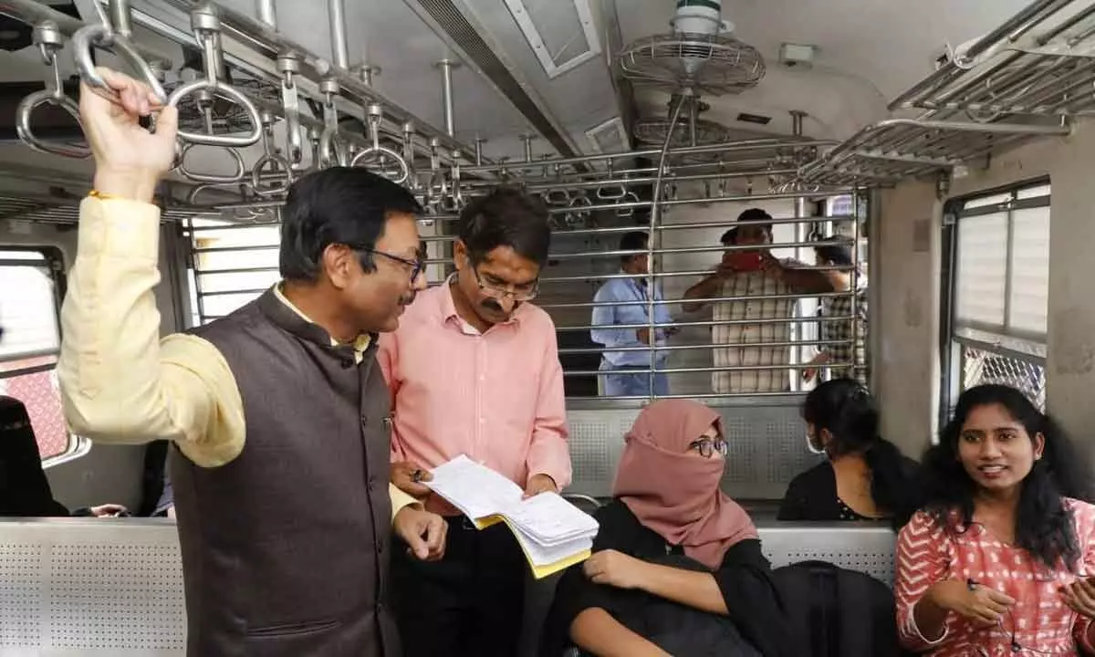 SCR inspects Secunderabad to Lingampally MMTS train services