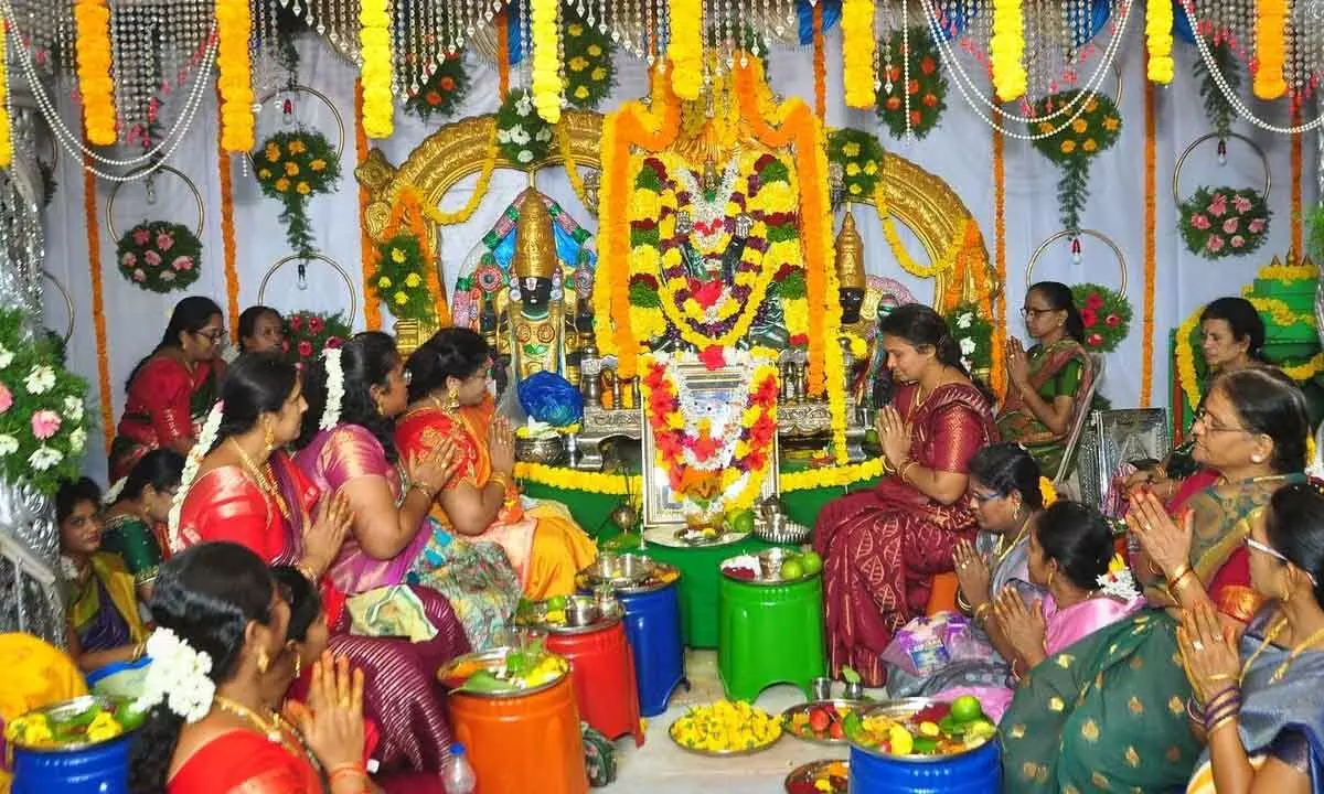 Guntur: Special pujas performed to Goddess Varalakshmi
