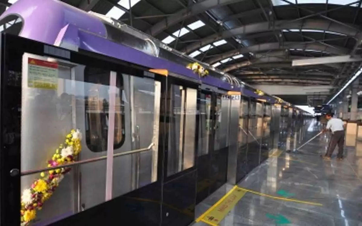 Automatic platform screen doors in Kolkata metro stations to prevent suicide attempts