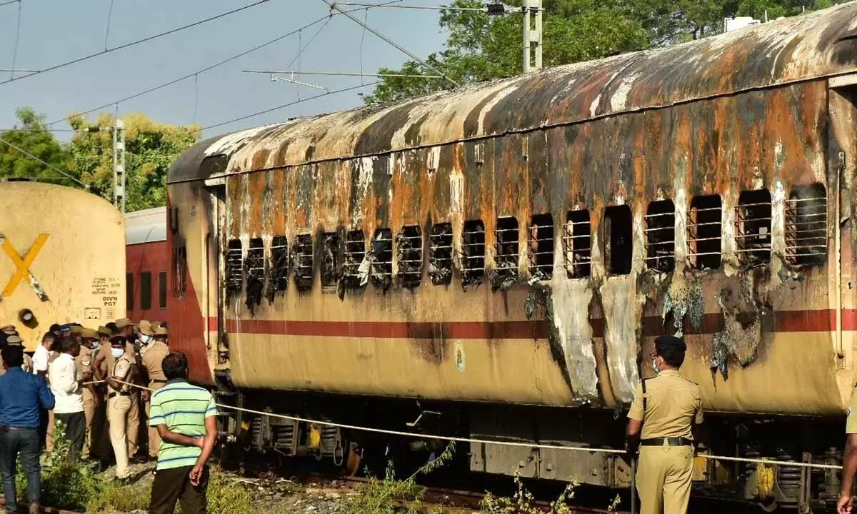 Bodies of pilgrims killed in train blaze arrives home, probe on in TN
