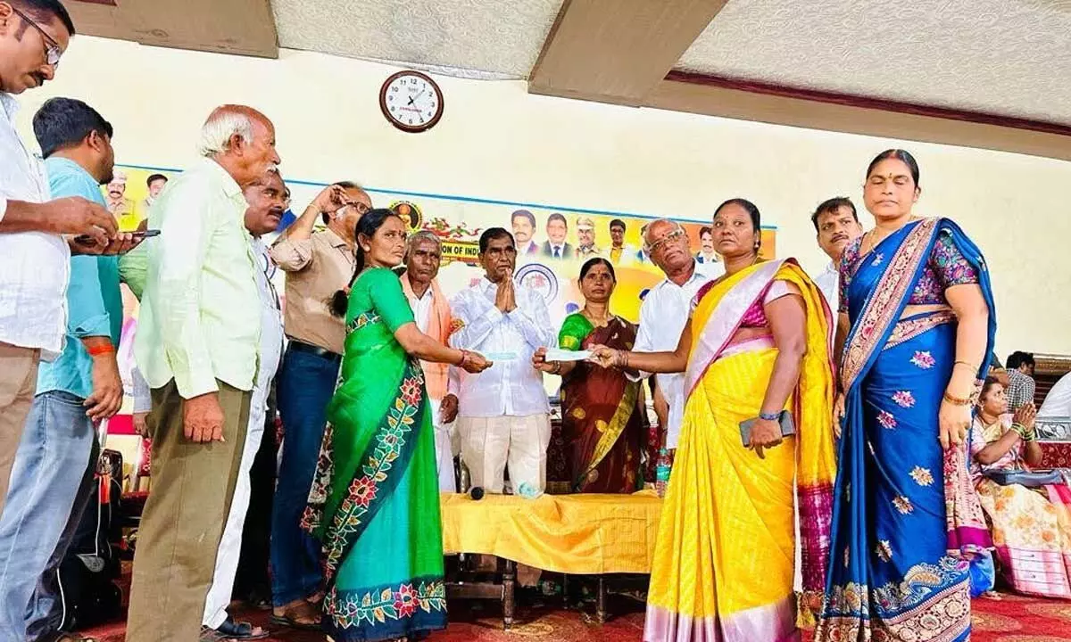 Rangareddy: MLA distributes Kalyan Lakshmi, Shaadi Mubarak cheques