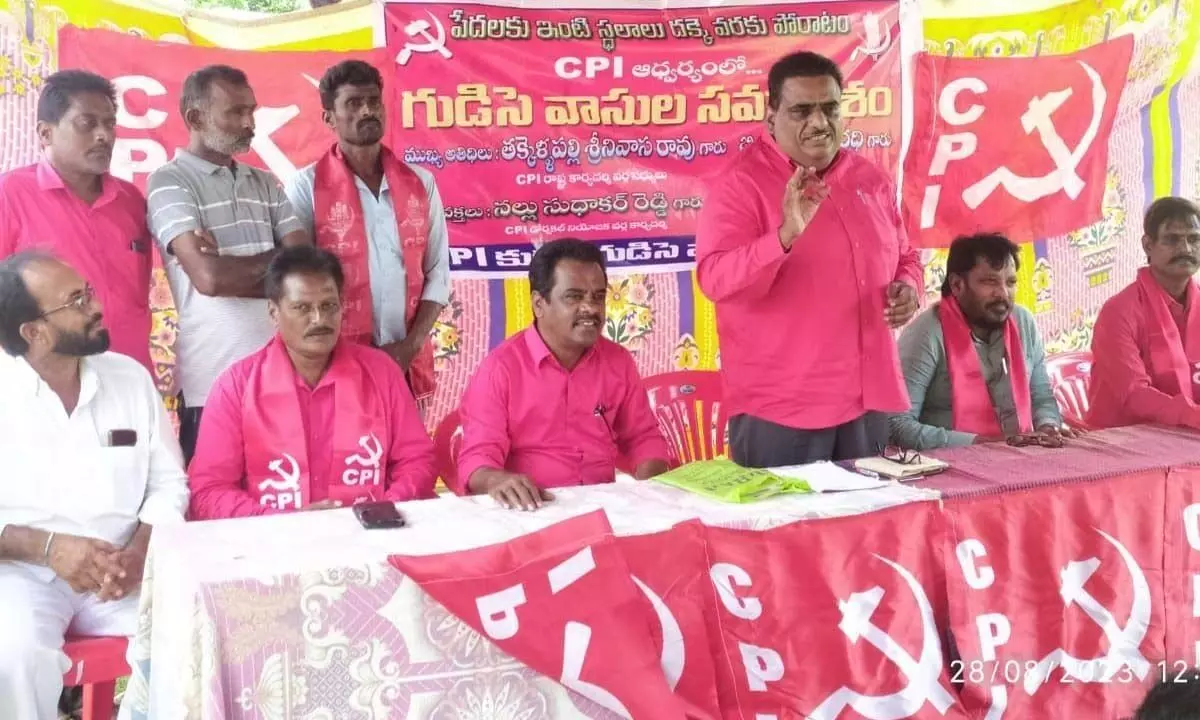 CPI State Secretariat Member Takkalapally Srinivas Rao addressing a meeting near Kuravi in Mahabubabad district on Monday