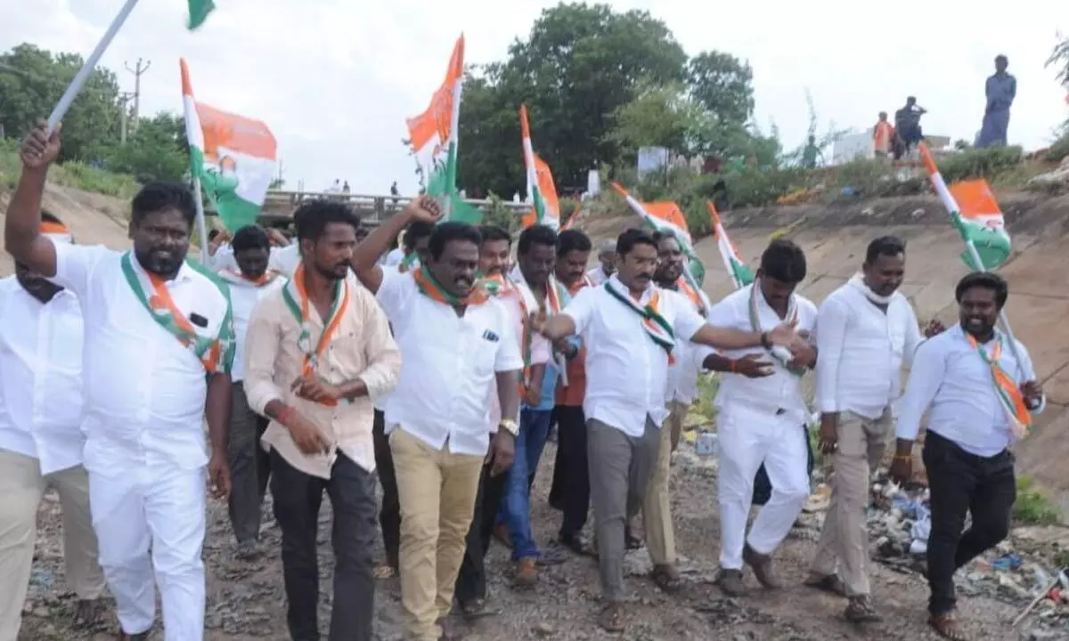 Gadwal: Congress protests over RDS water release