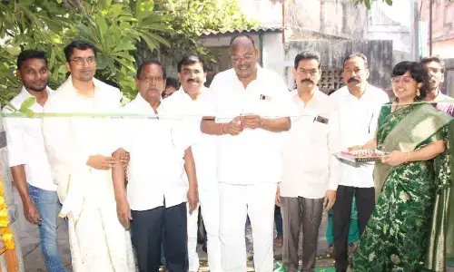 Chamber of Commerce president Challancherla Sambasivarao and Veda Seeds ED Tulasi Dharmacharan inaugurating Sri Krishna Advance Scanning Centre in Sattenapalli on Sunday